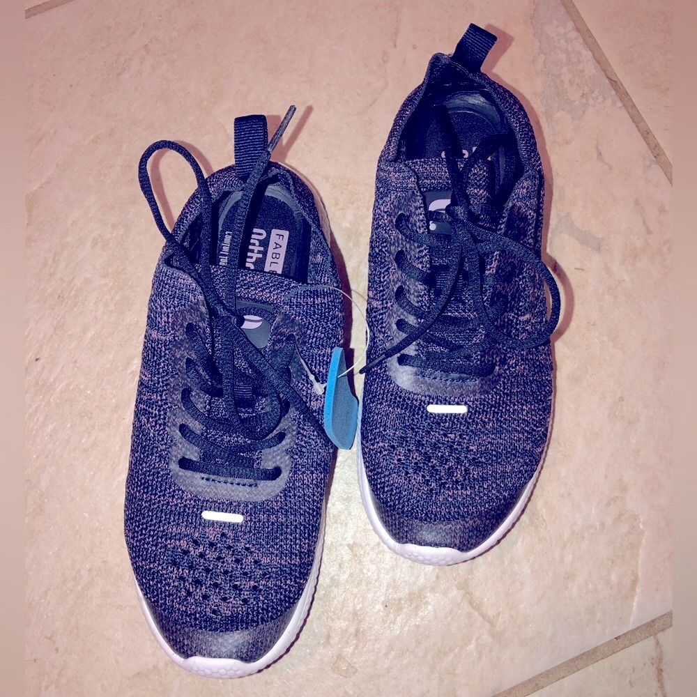 🦄Cruz Knit Performance Sneaker- Navy/Heather🦄 - Picture 4 of 6